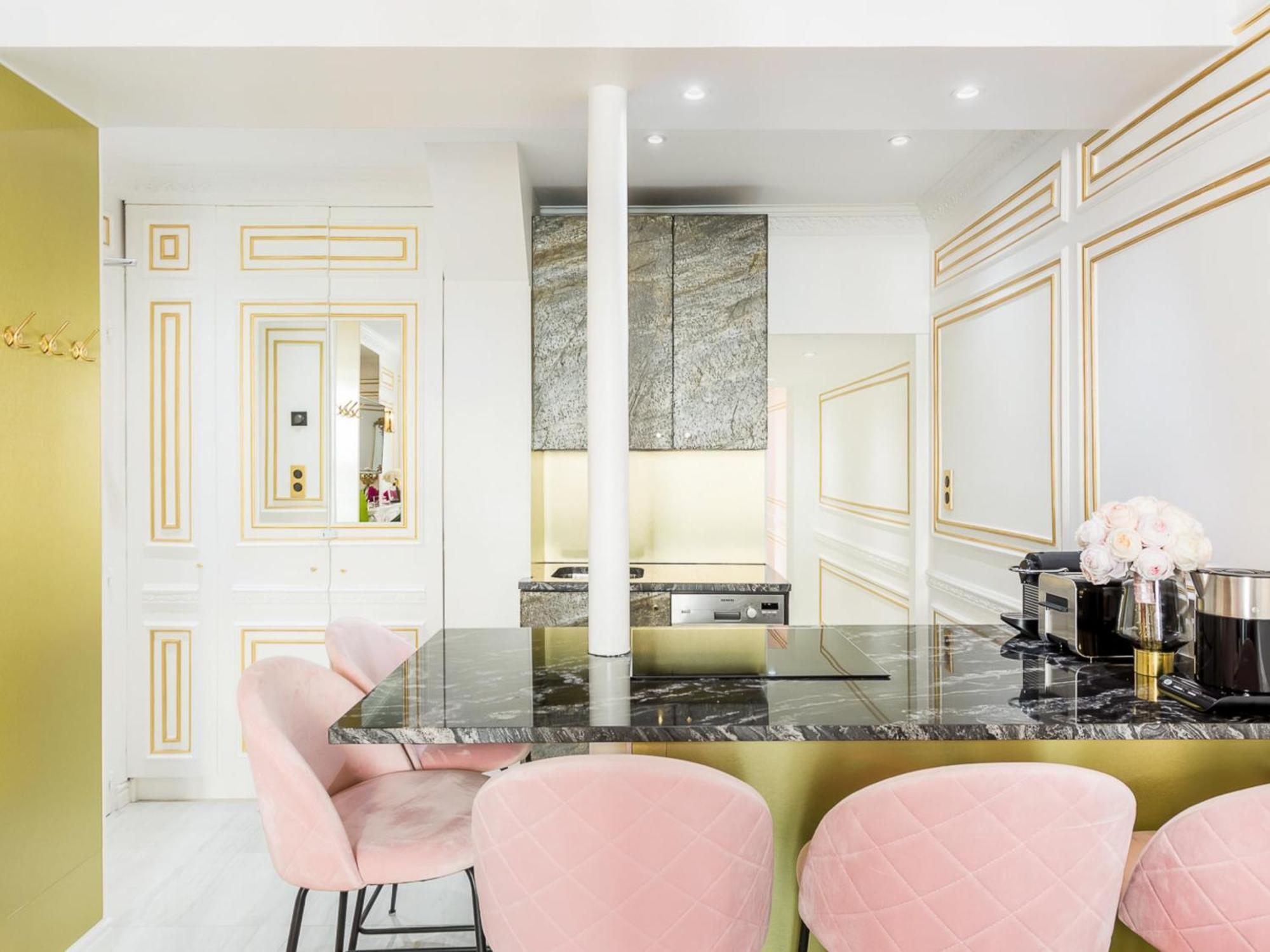 Luxury 2 Bedroom - Eiffel Tower *