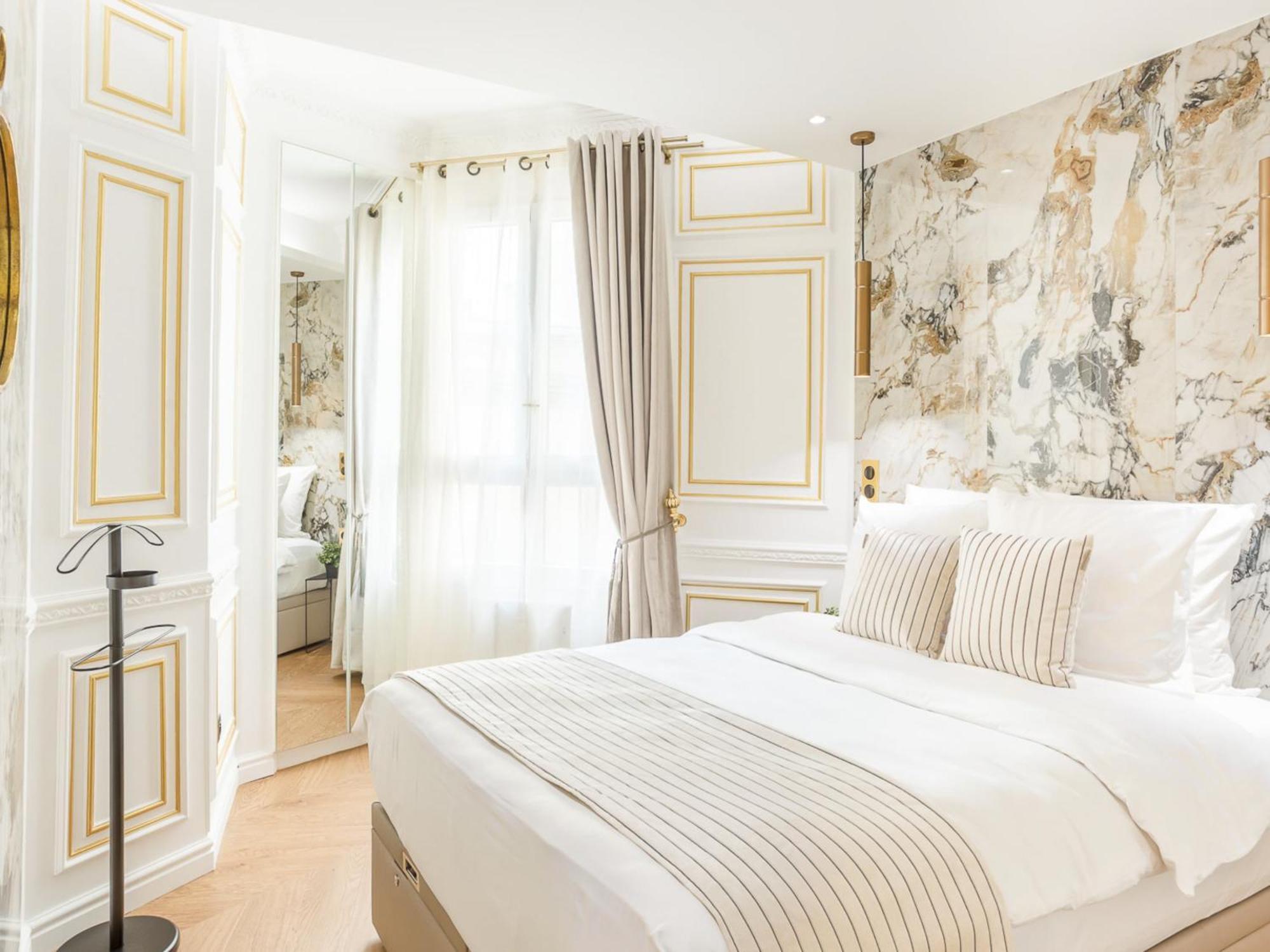 Luxury 2 Bedroom - Eiffel Tower *