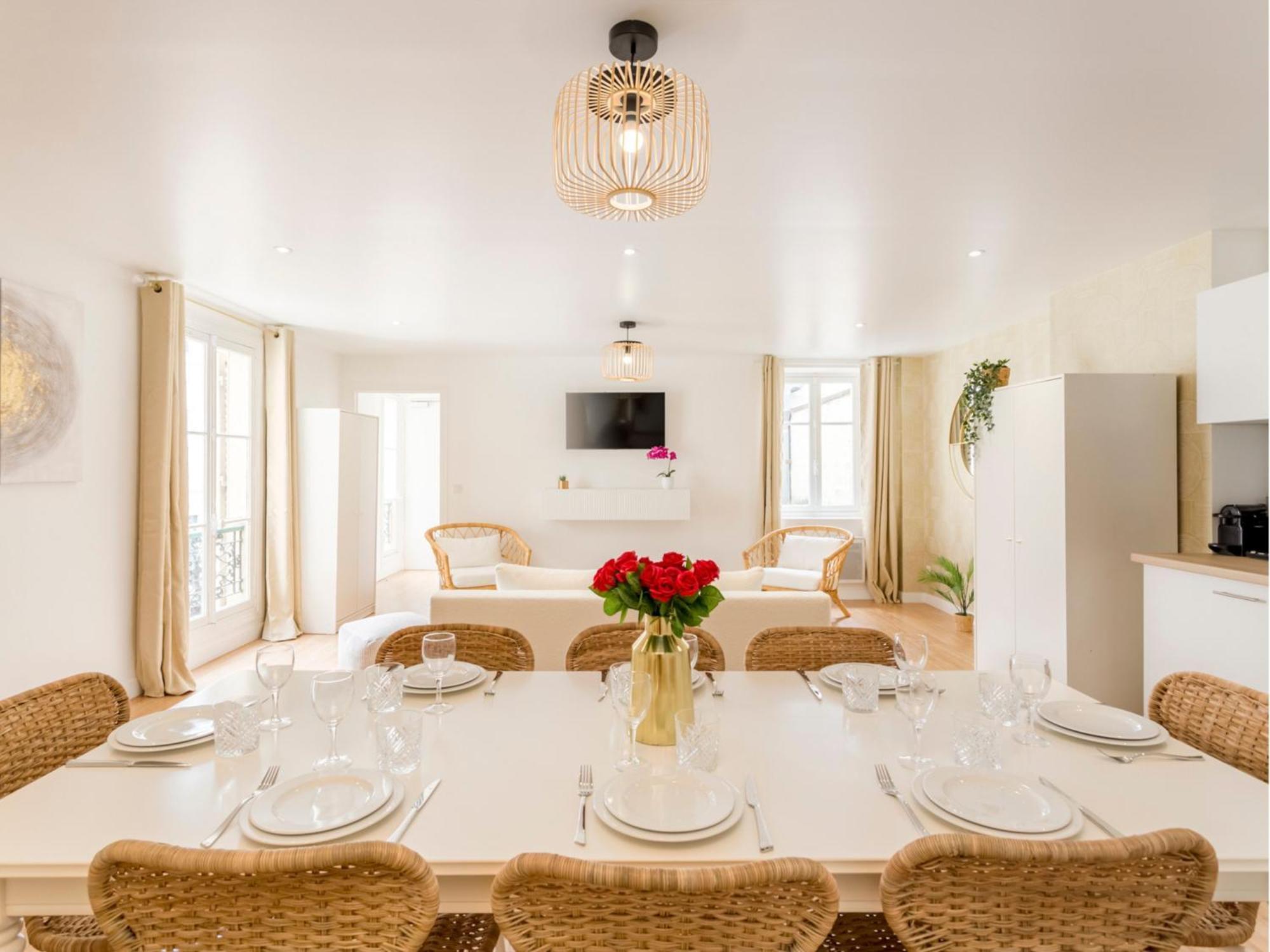 Merveil Family - Champs Elysees - Roosevelt Apartment *