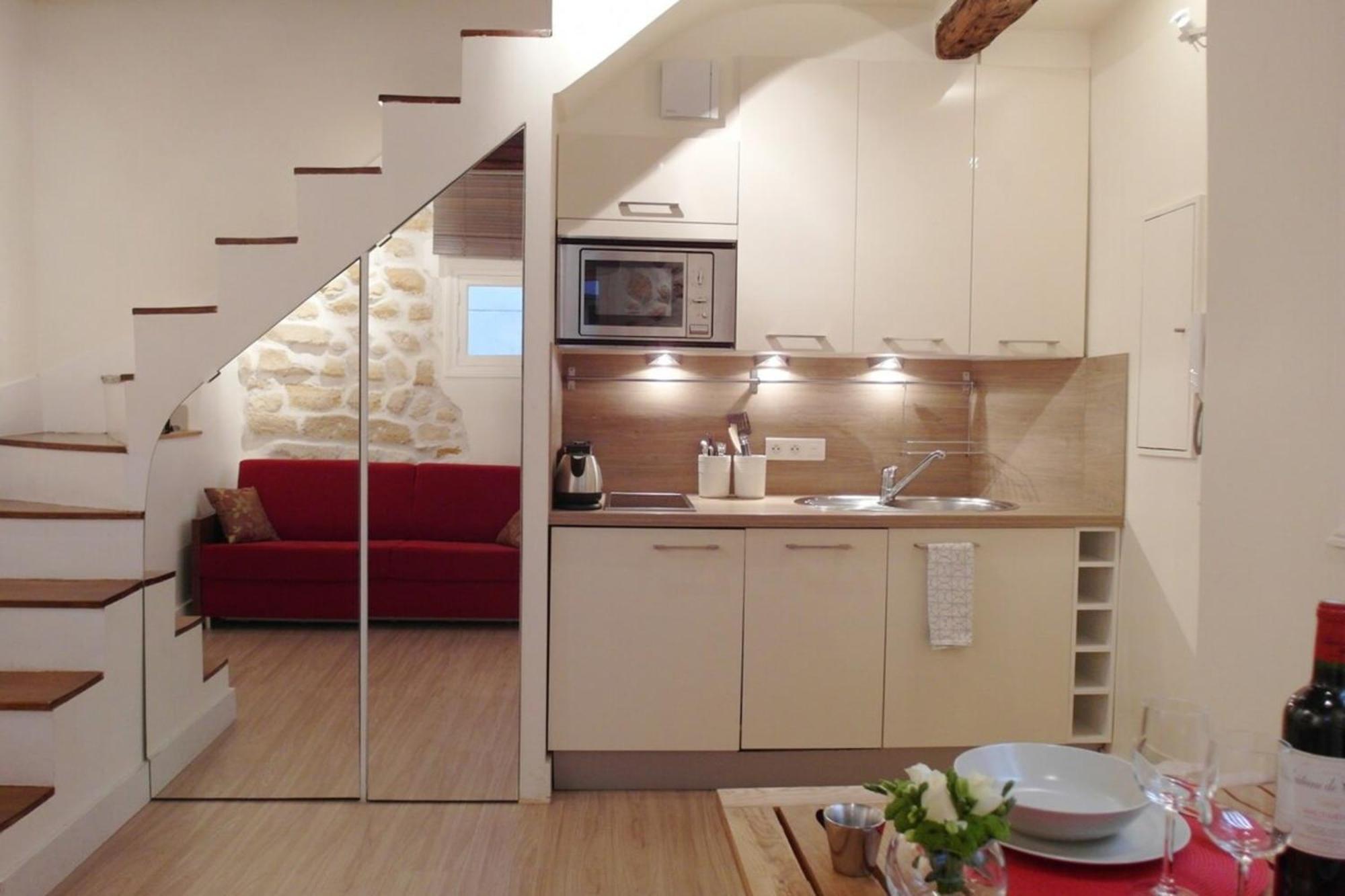 Louvre Parisian Duplex Apartment *