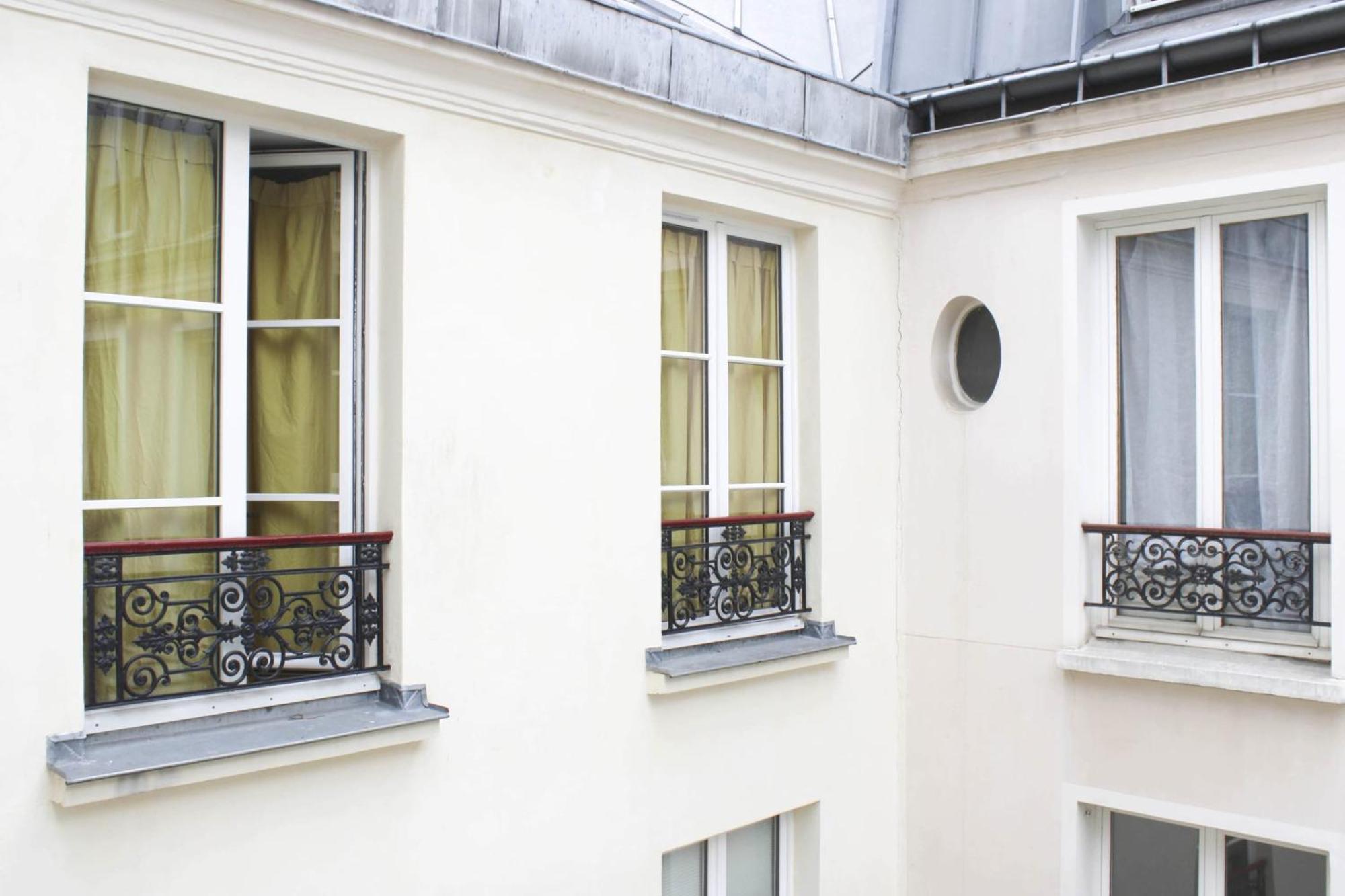 Beautiful Bright Near The Marais