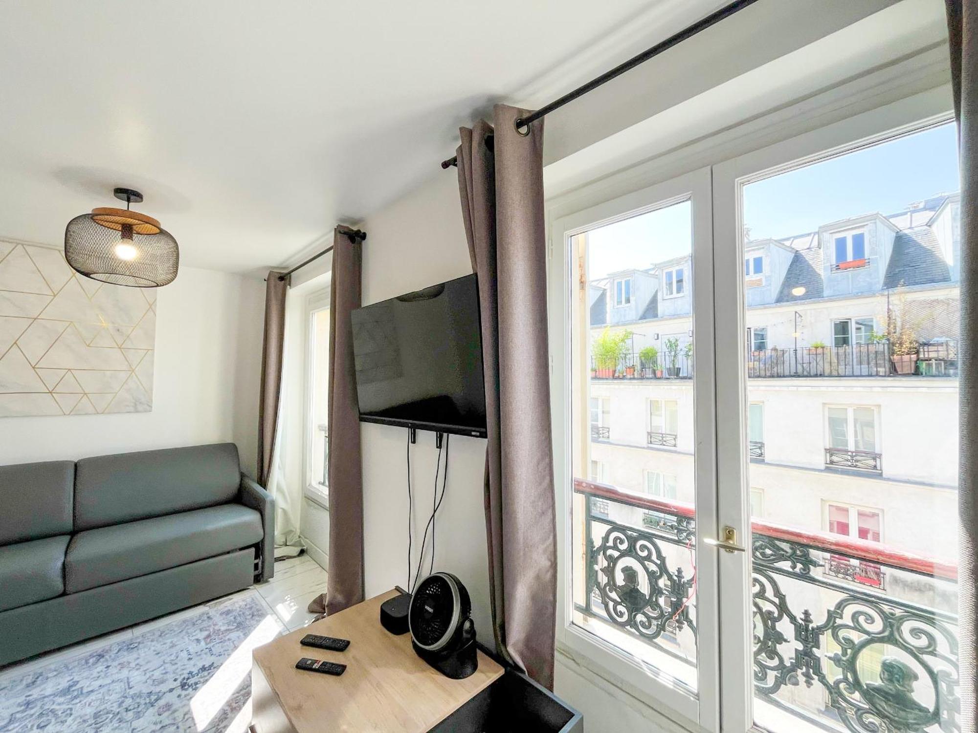 Apartment 143 - Urban Charming Flat In Center Of