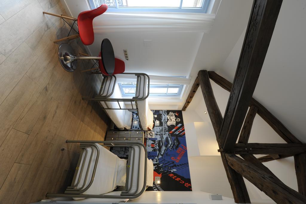 Hostel The 3 Ducks Eiffel Tower By Hiphophostels *