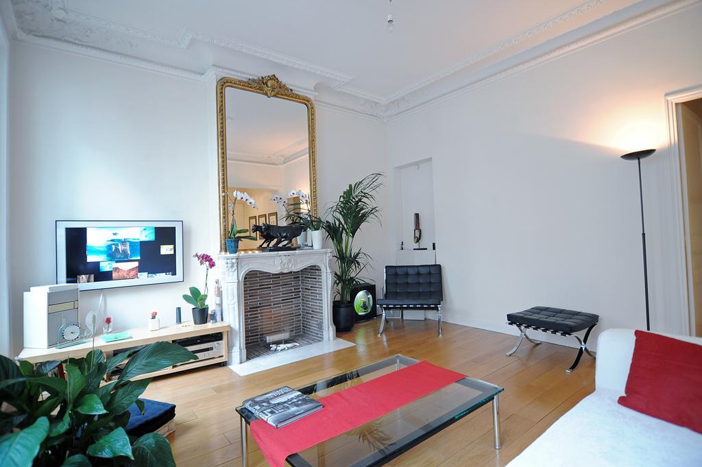 Couette-café Champs Elysees - Air Conditioning 3*