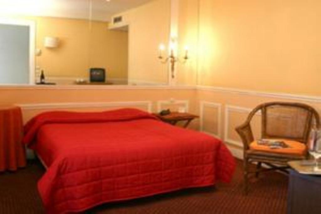 Hotel Perpetual Elysee Montaigne Paris
