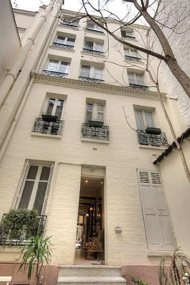 Le Twelve Hotel
