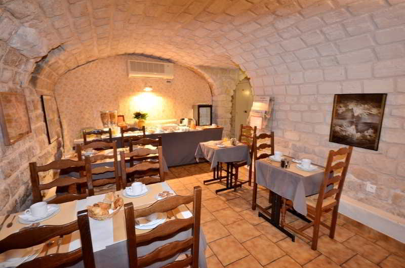 Logis Jardin De Villiers Hotel 3*
