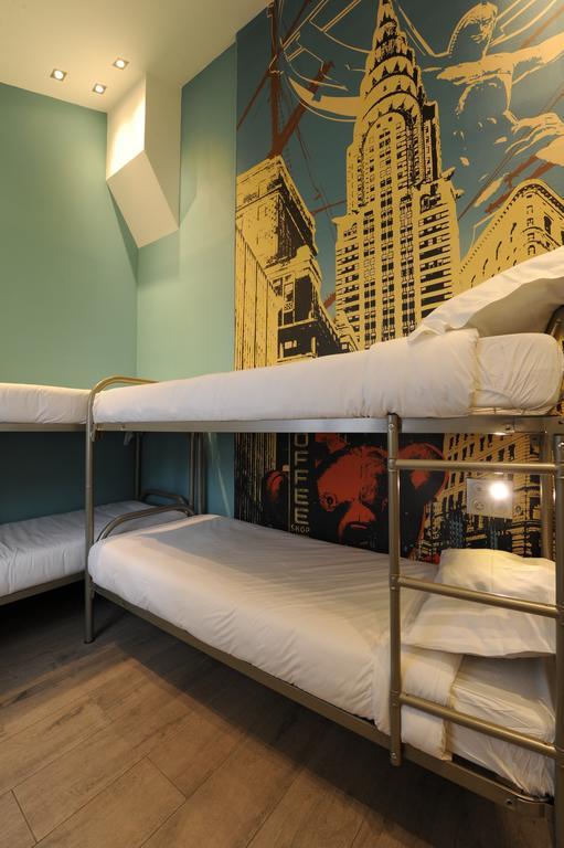 The 3 Ducks Eiffel Tower By Hiphophostels Hostel *