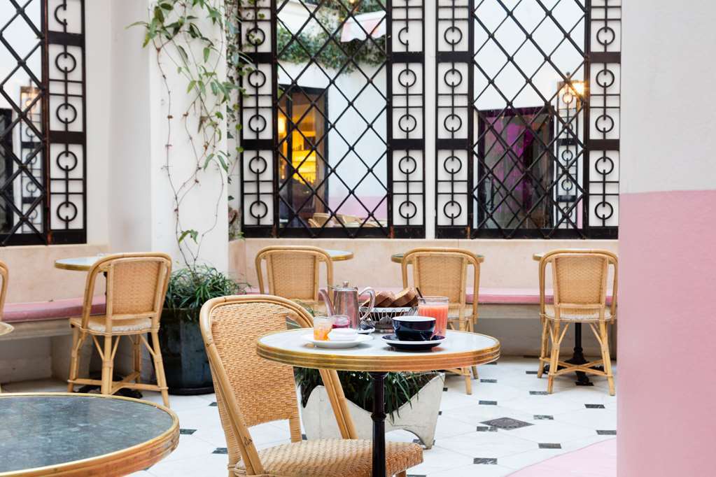 Hotel Grand Amour