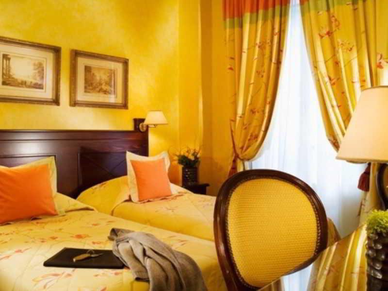 Foch 4* Paris