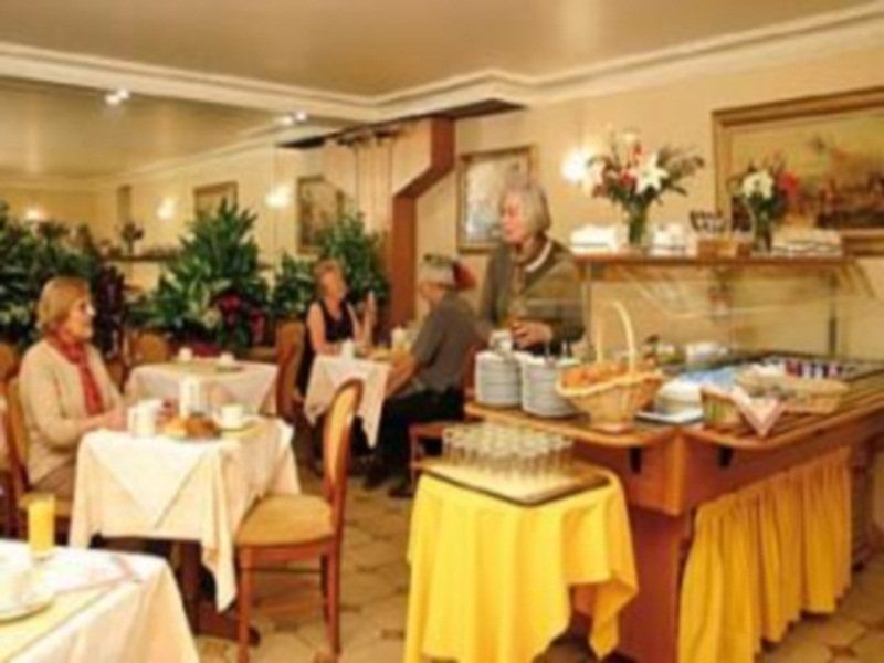 Hotel Paix Republique Paris