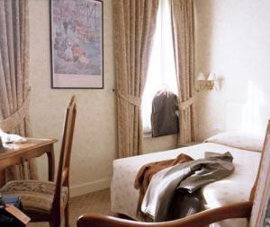 Noir 3* Paris