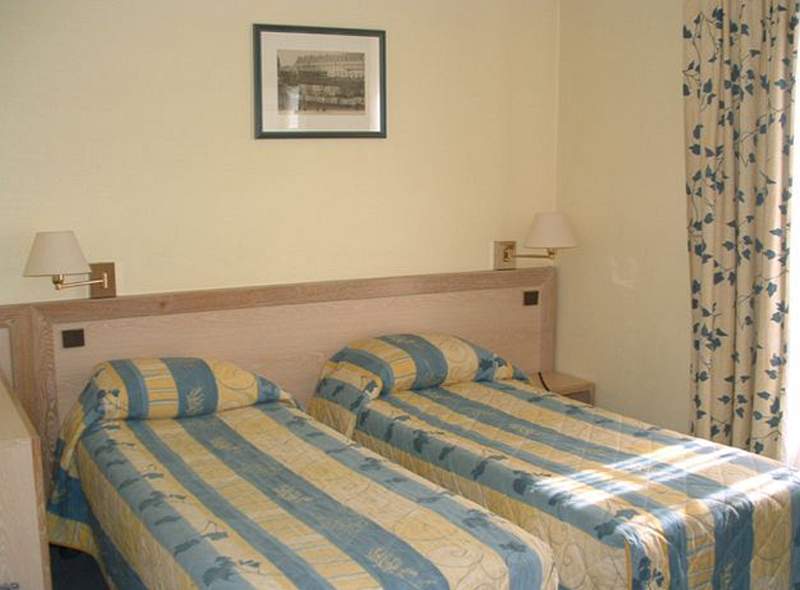 Comfort Nation Père Lachaise Hotel 3*