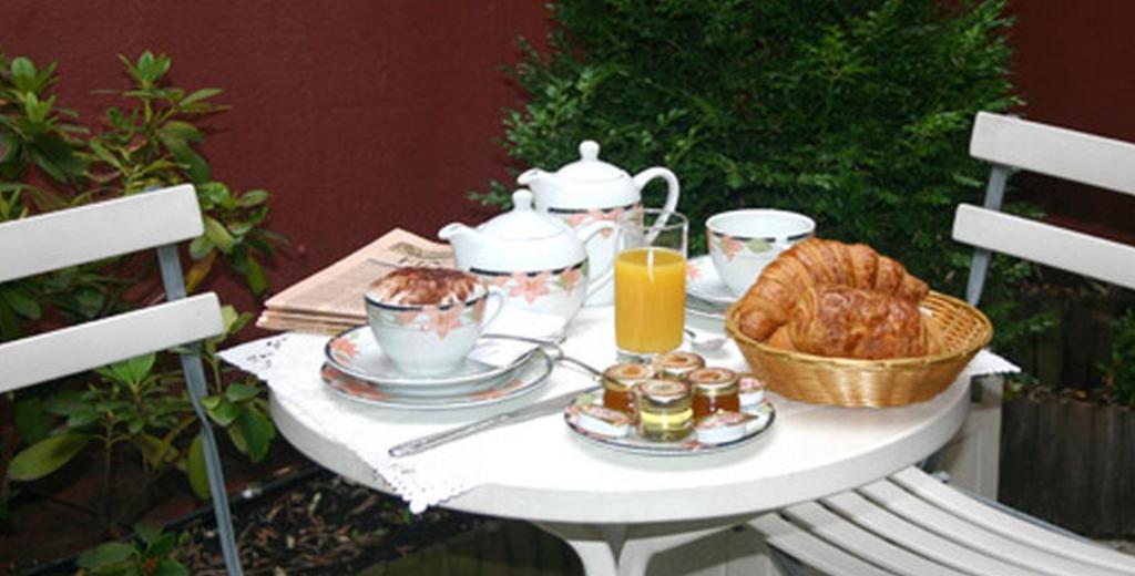 Perpetual Elysee Montaigne Hotel