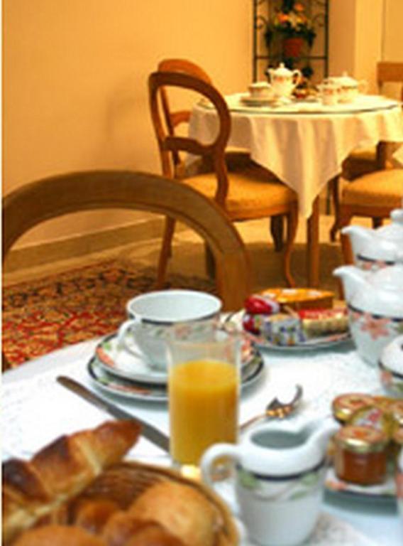 Hotel Perpetual Elysee Montaigne 4*