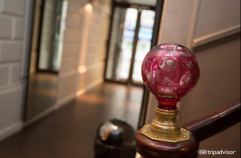Grand Leveque Hotel