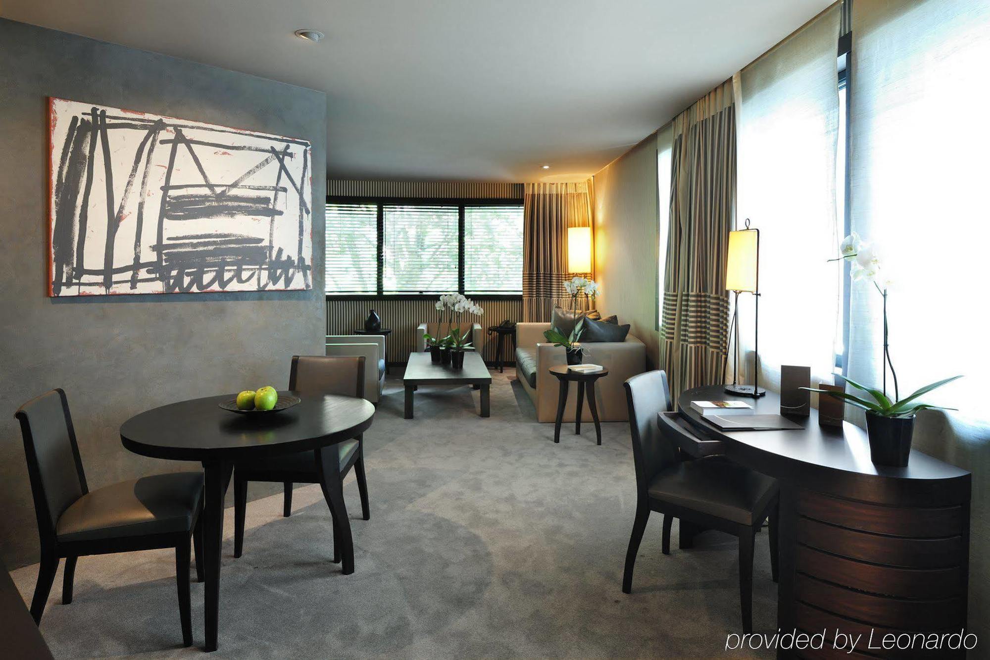 Square Hotel 5*