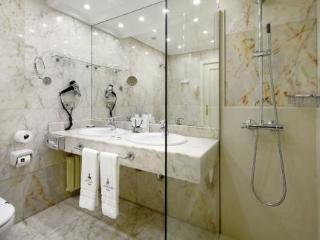 Des Vosges Hotel Paris