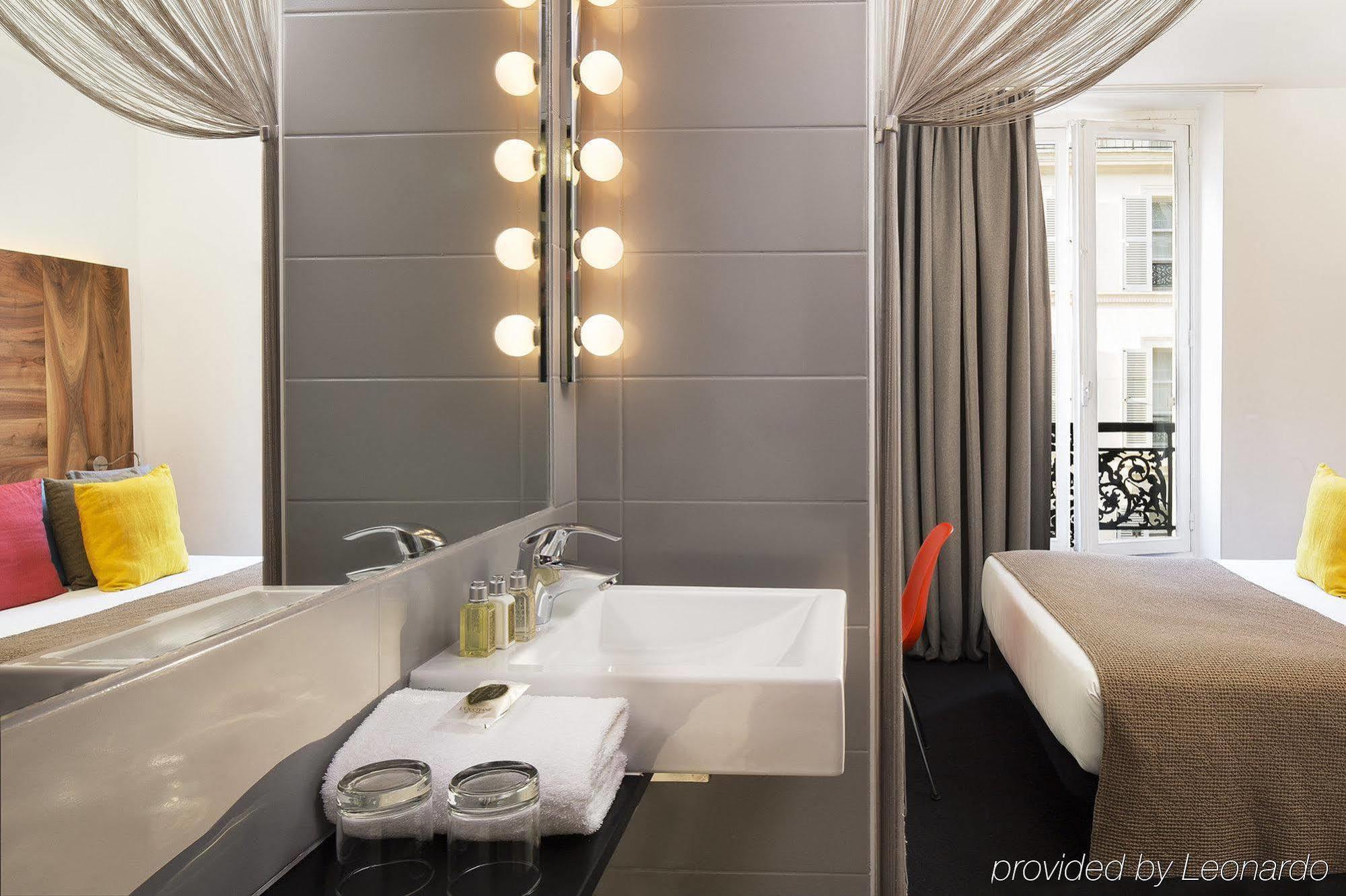 Maxim Folies Hotel Paris