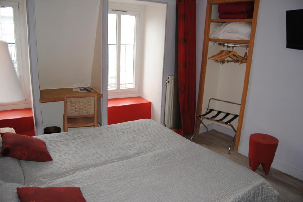 Enghien Apartment *