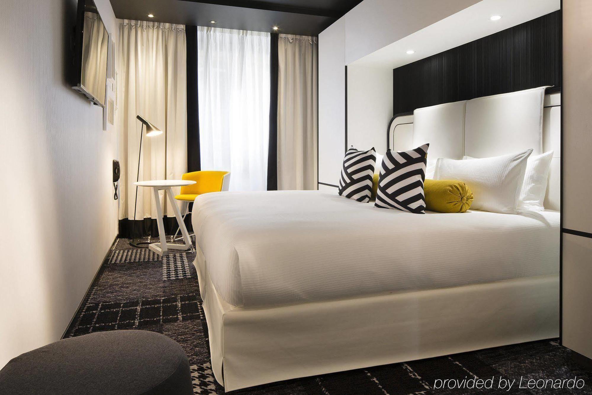 Hotel Ekta Champs Elysées 4*