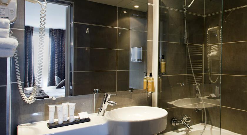 Du Eugène 3* Paris