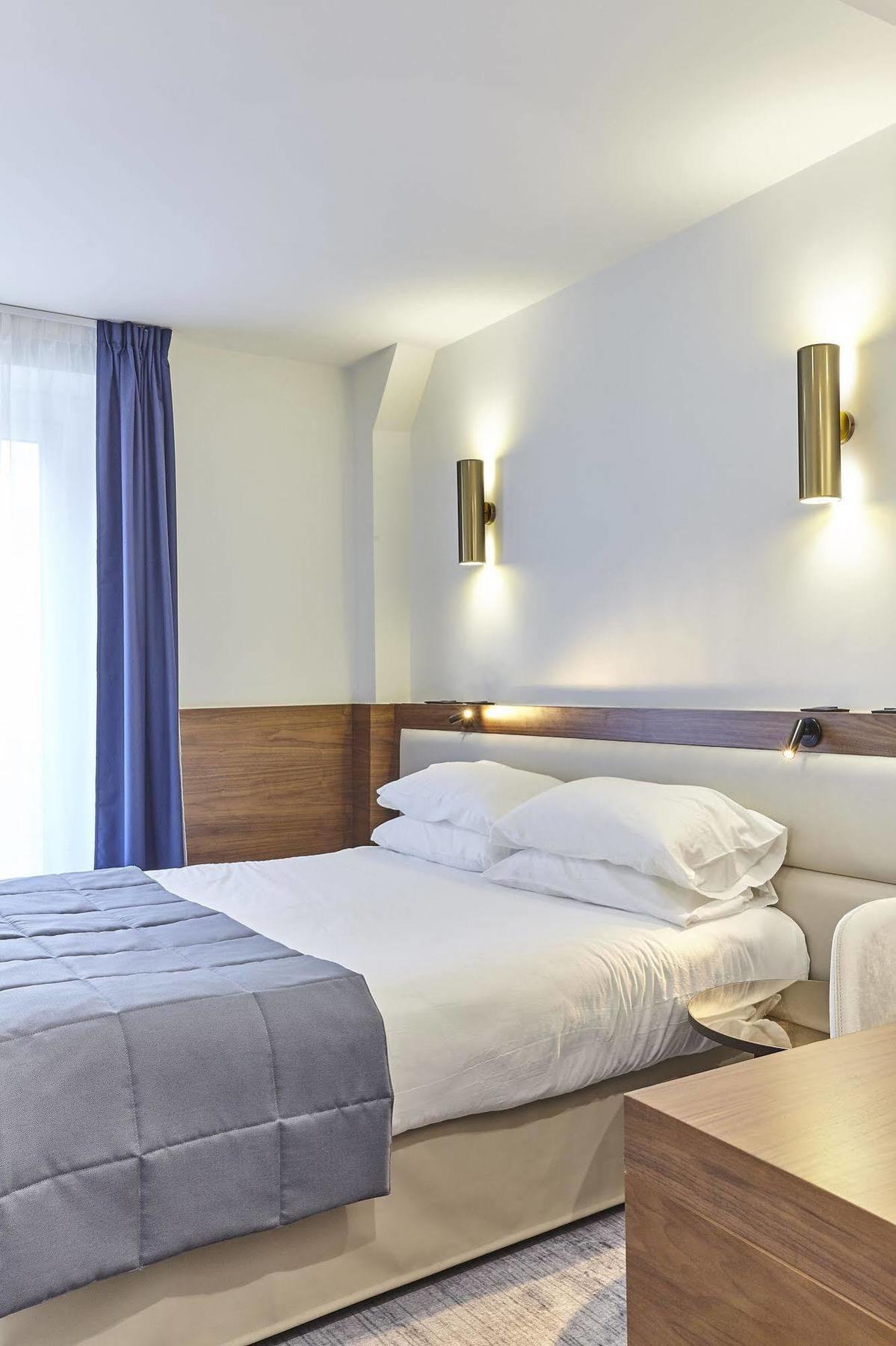 Royal Phare 3* Paris