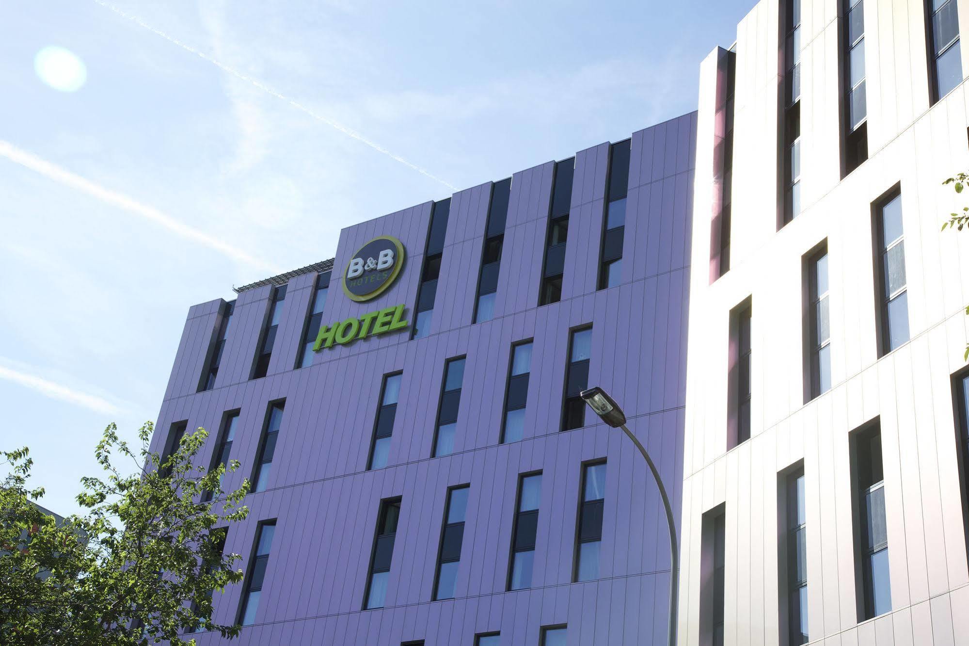 Porte Des Lilas Hotel Paris