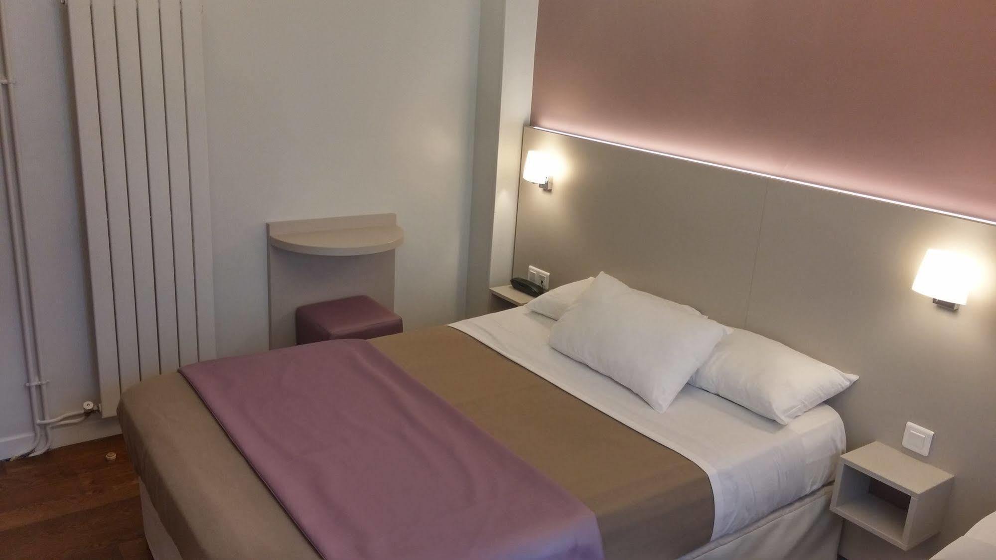 Modern Hotel 2*