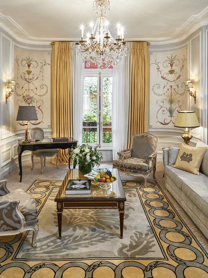Plaza Athenee - Dorchester Collection Hotel 5*