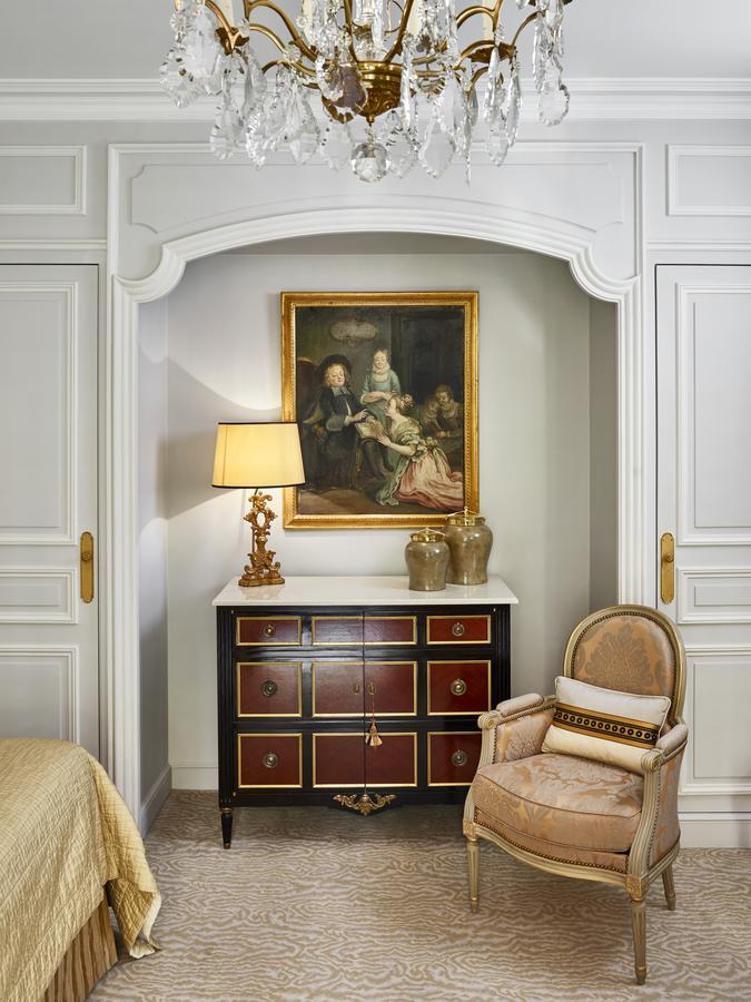 Plaza Athenee - Dorchester Collection 5*