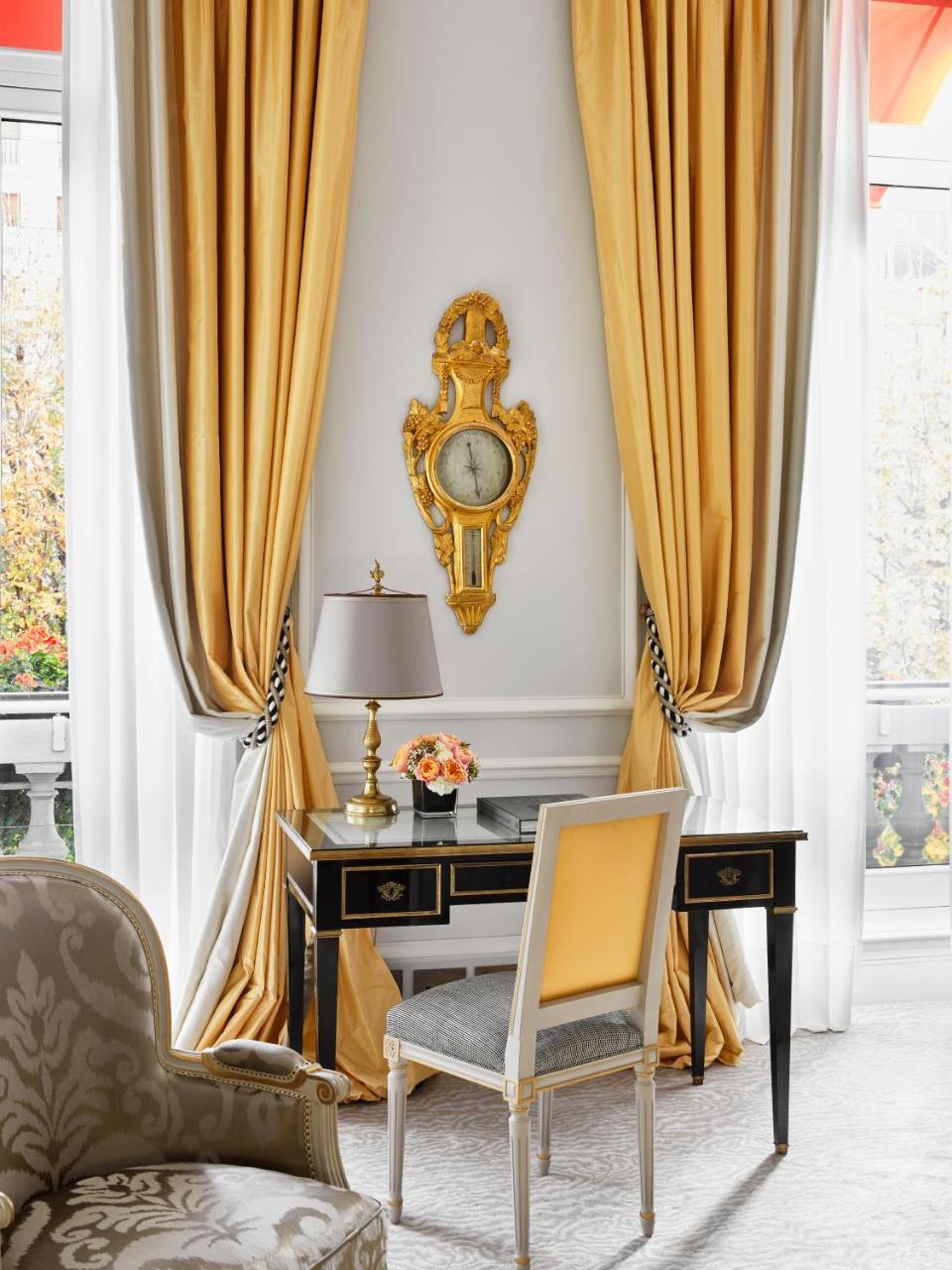 Plaza Athenee - Dorchester Collection 5* Paris