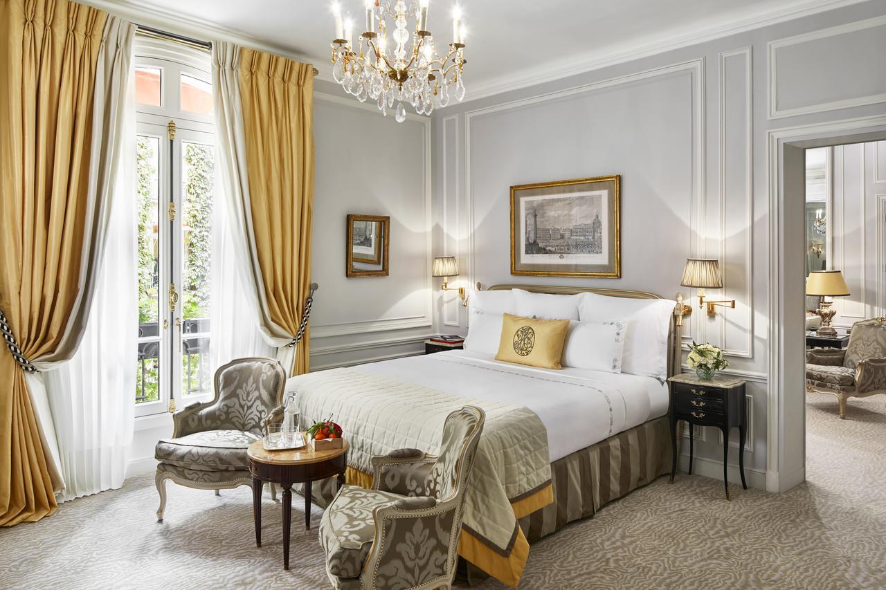 Plaza Athenee - Dorchester Collection 5* Paris