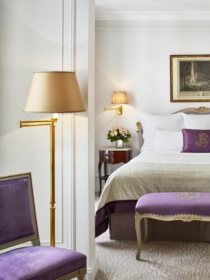 Plaza Athenee - Dorchester Collection Paris