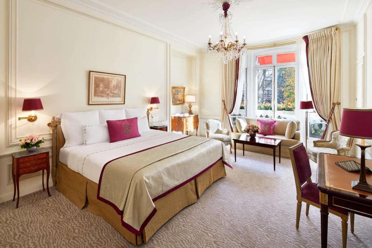 Plaza Athenee - Dorchester Collection Hotel Paris