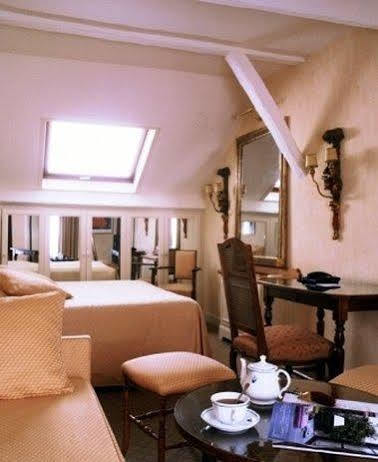 Hotel Noir Paris