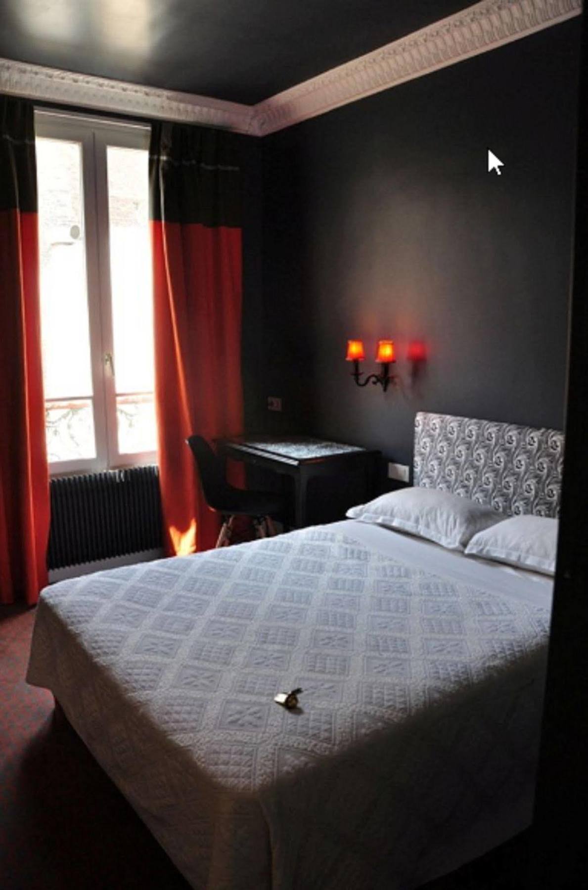 Noir Hotel Paris