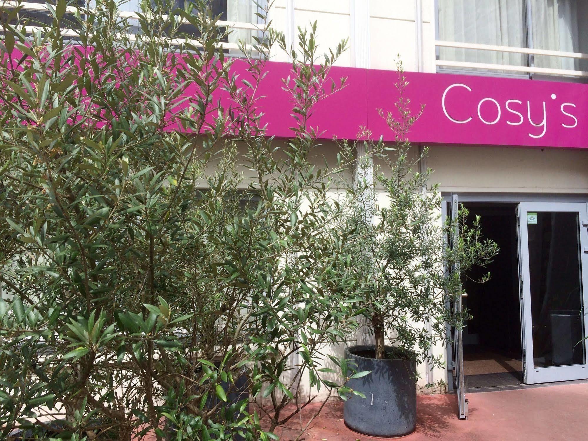 Aparthotel Cadet 4*