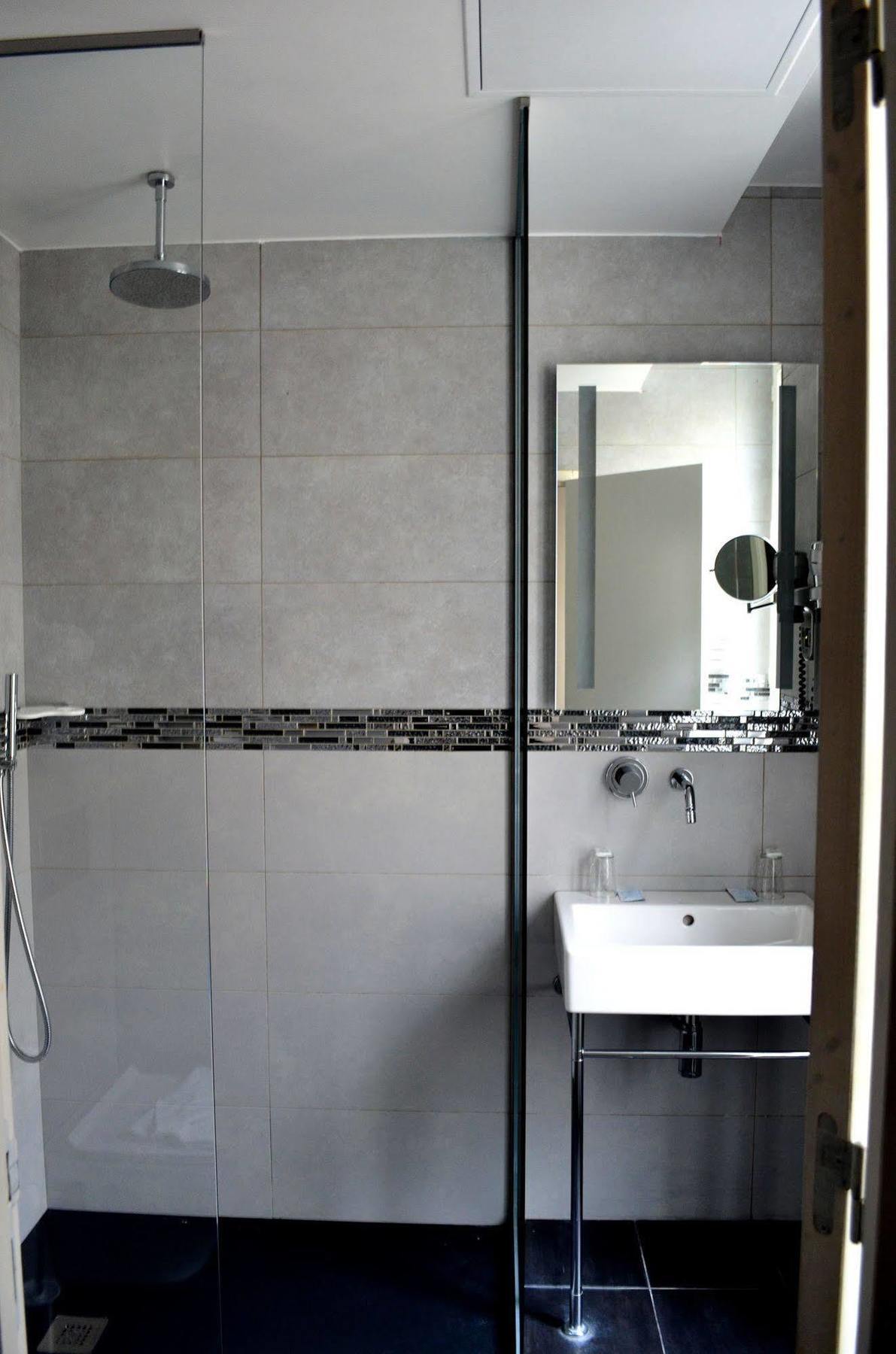 Amiral Fondary Hotel Paris