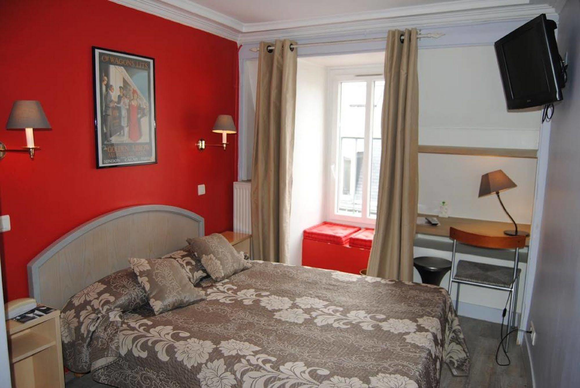 Enghien Apartment *
