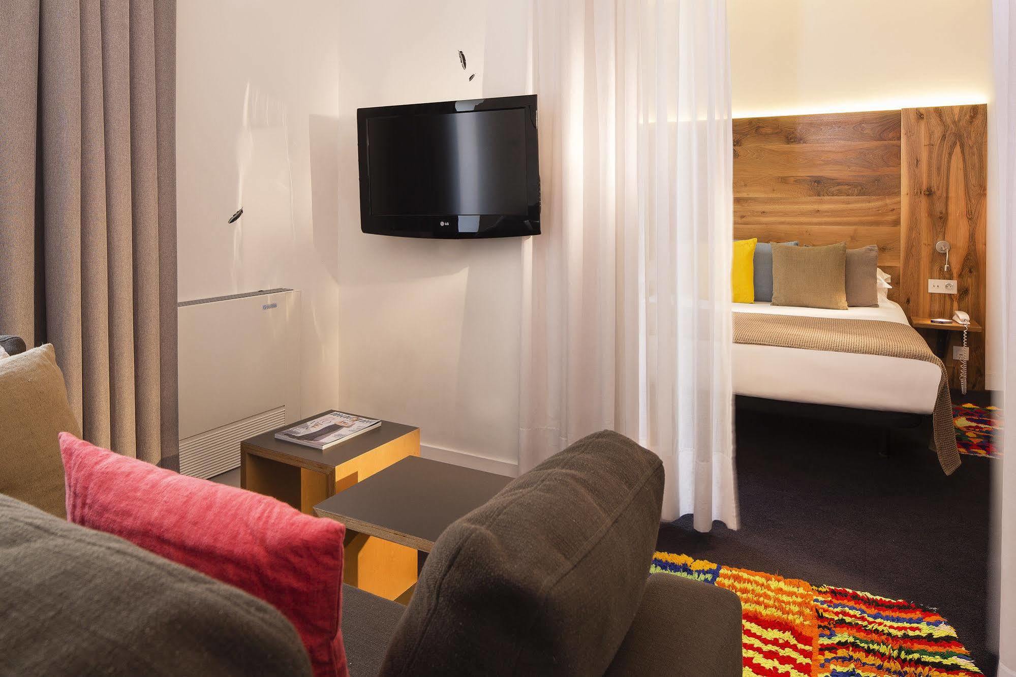 Hotel Maxim Folies Paris