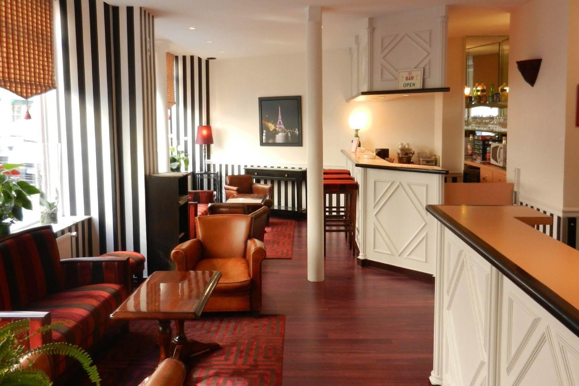 Hotel Maison Du Pre 2*