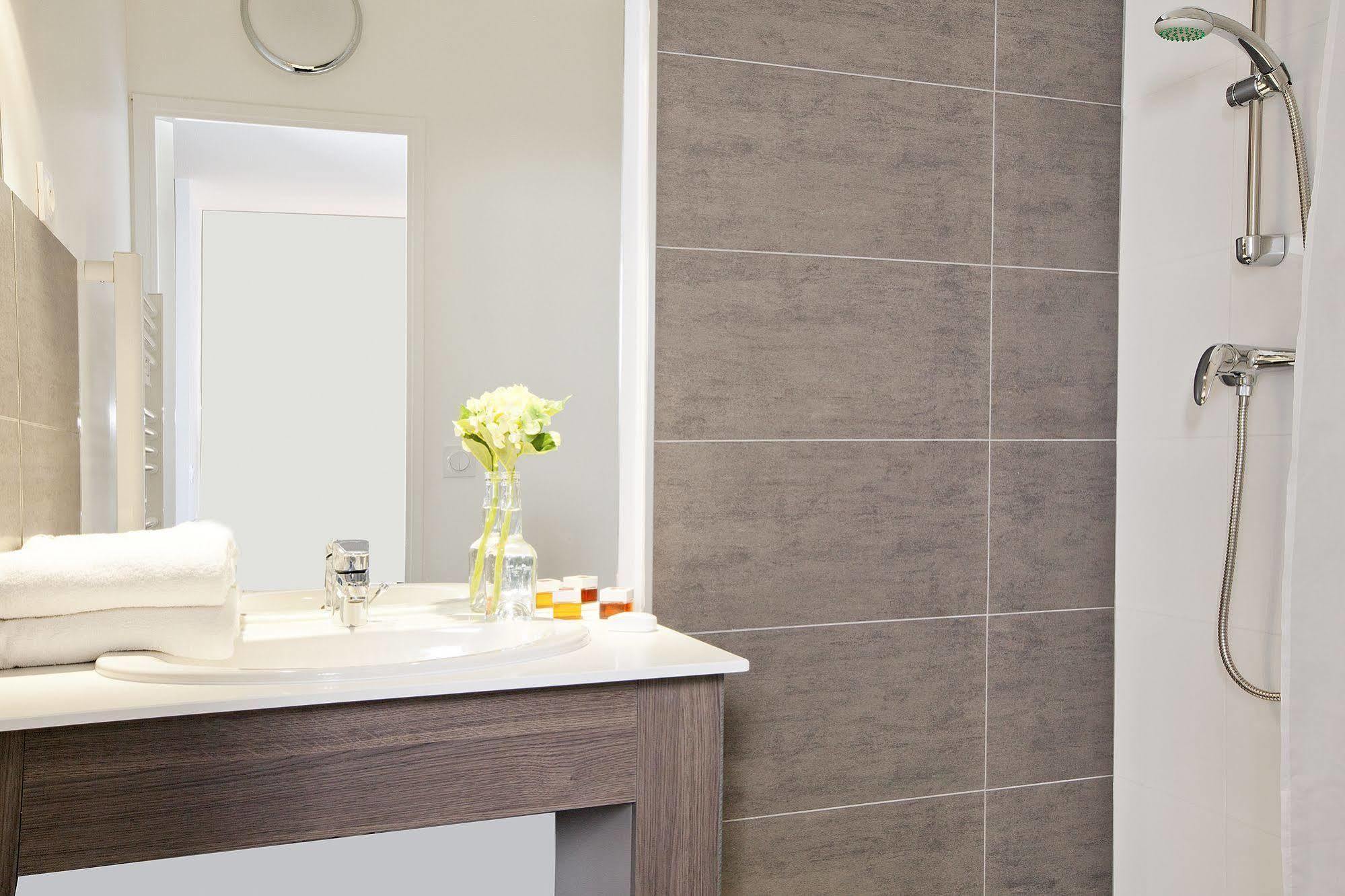 Sejours & Affaires Paris-davout 3*
