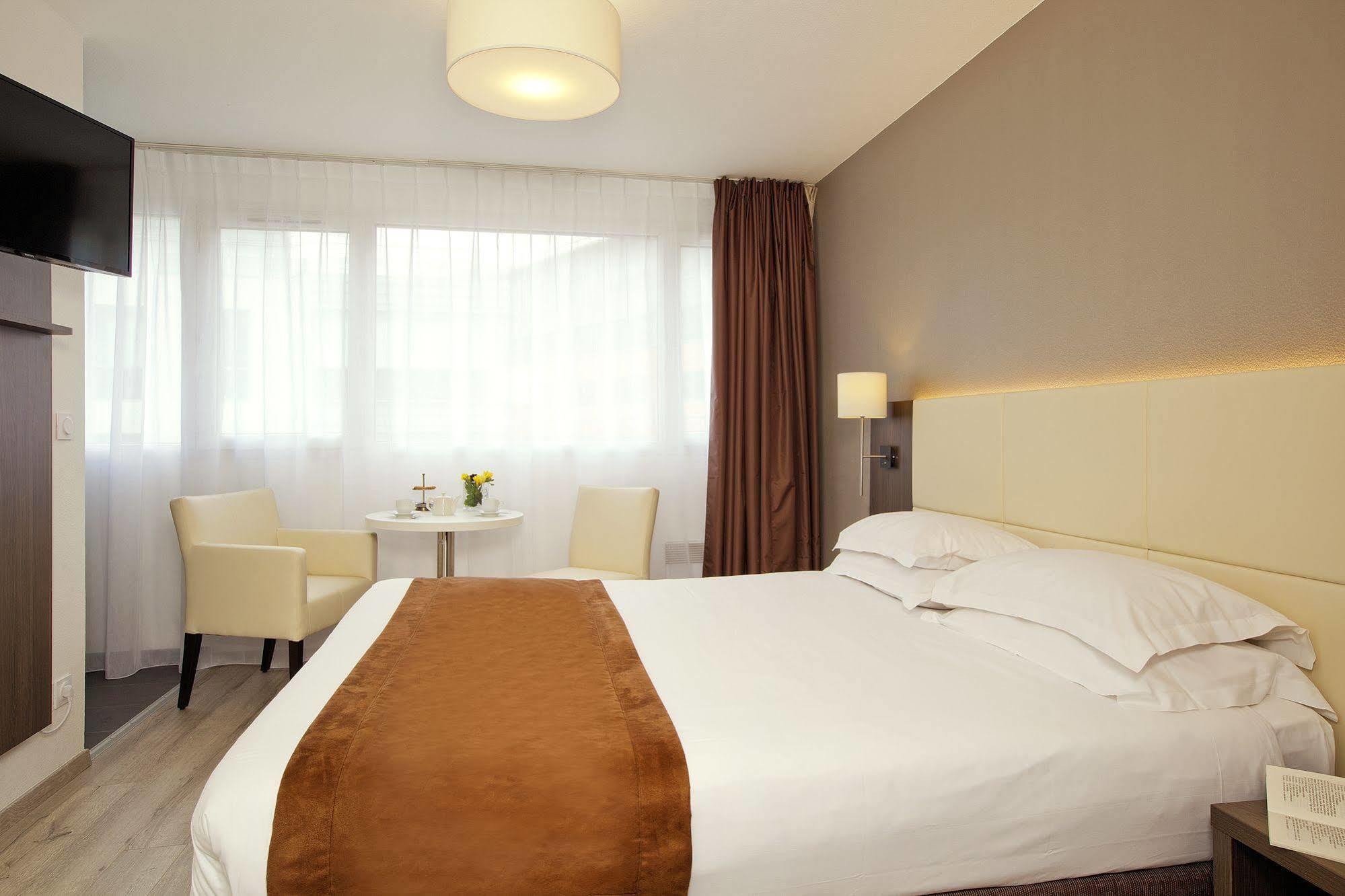 Sejours & Affaires Paris-davout 3*