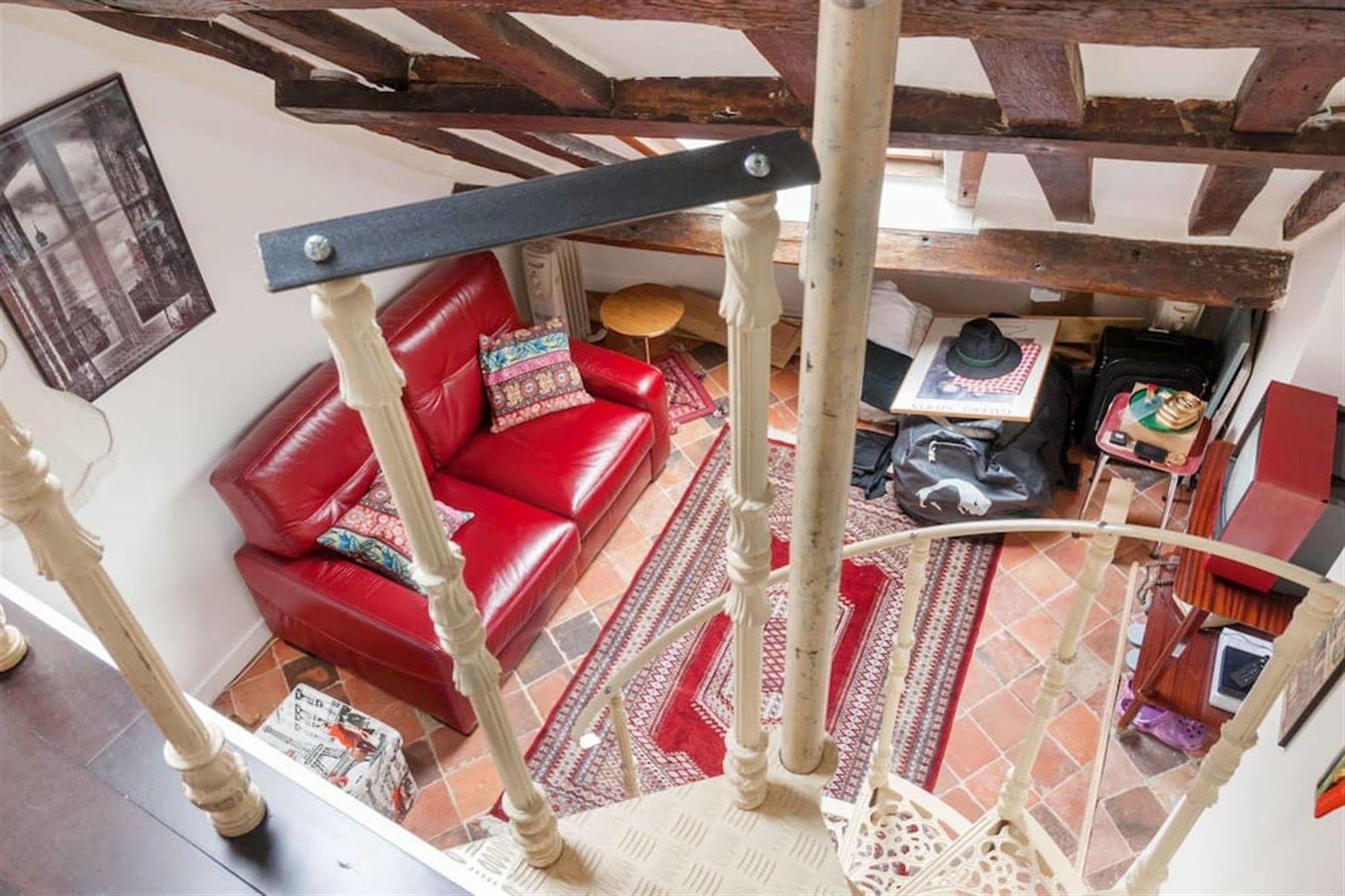 Apartment Louvre Paris