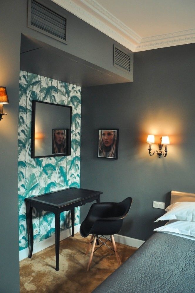 Noir 3* Paris