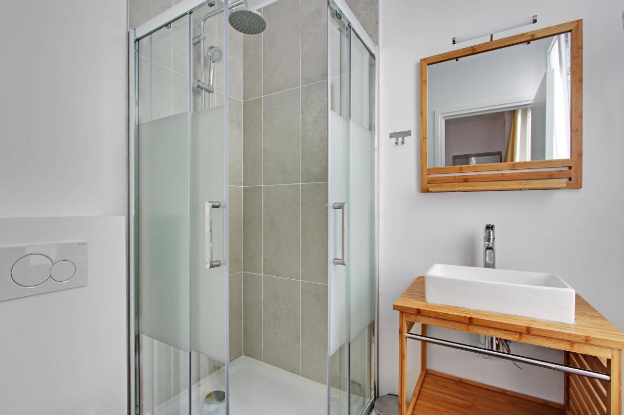 Rent A - Meslay Apartment Paris