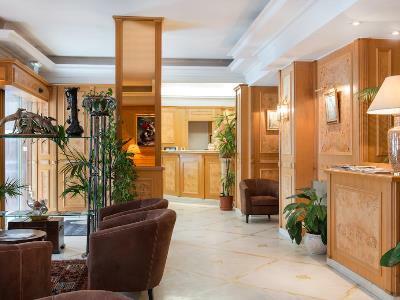 Princesse Caroline Hotel Paris