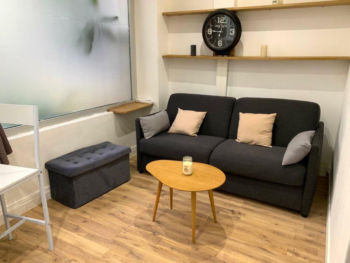 Nice 1 Bedroom Of 26m2 - Lively Area Appartement *
