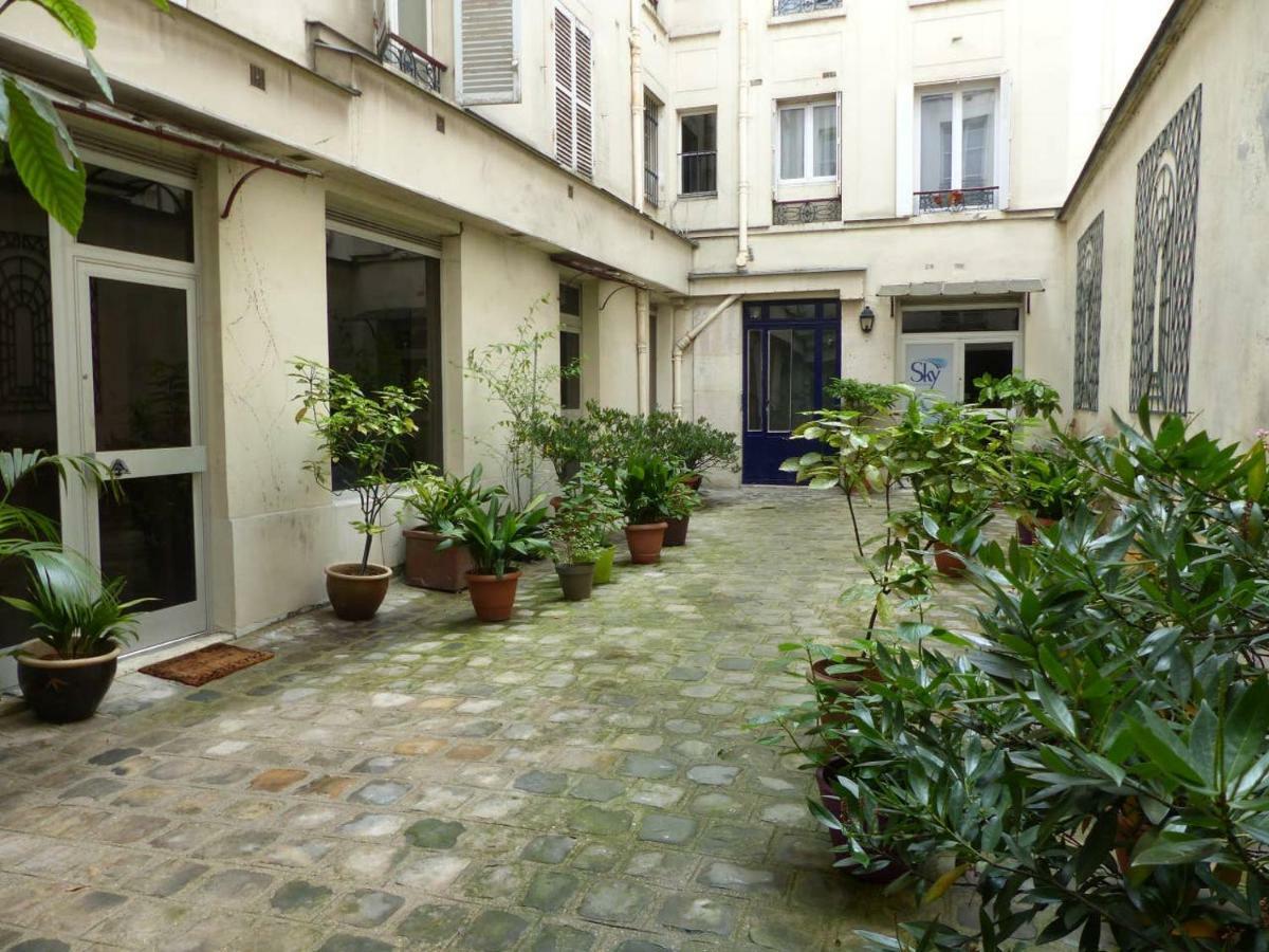 Nice 1 Bedroom Of 26m2 - Lively Area Appartement *